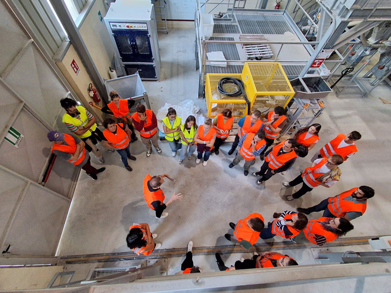University of Turin students visiting the Minerali Industriali facility in Cacciano